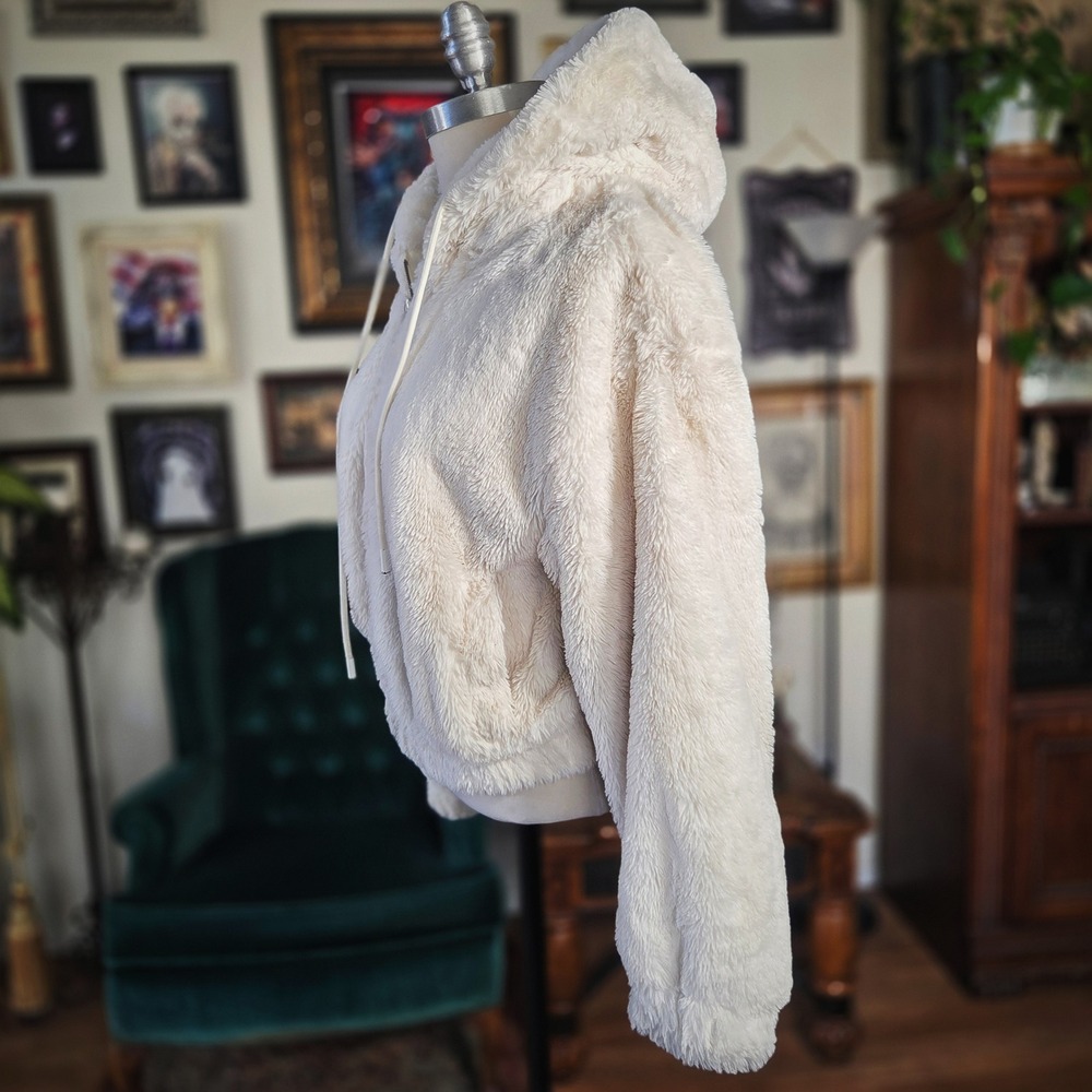 Love Tree Faux Fur Teddy Hoodie Jacket Cream Cropped Fuzzy Winter Coat Small S - Picture 5 of 8